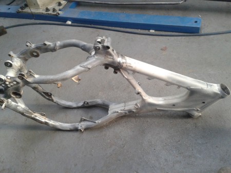 rám po oprave a odstránení farby