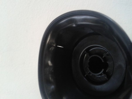 Deravá membrána v karburátore